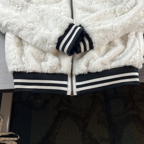 Bailey 44 winter white jacket. - Picture 4 of 7